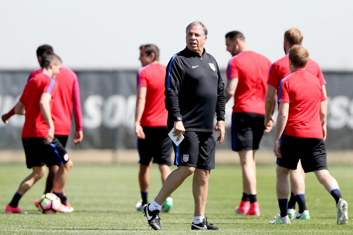 COMMERCE CITY, CO - MAY 31: Head coach Bruce Arena walks on the pitch at the beginning of a training session of the U.S. Men's National Team at Dick's Sporting Goods Park on May 31, 2017 in Commerce City, Colorado. (Photo by Matthew Stockman/Getty Images) ** OUTS - ELSENT, FPG, CM - OUTS * NM, PH, VA if sourced by CT, LA or MoD **