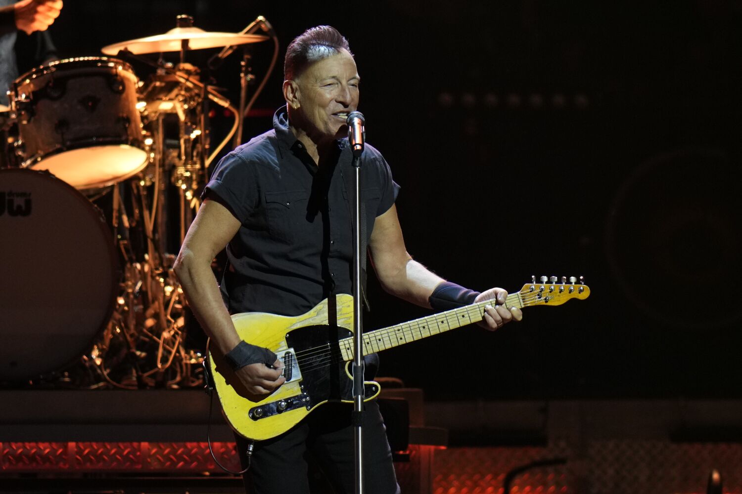 Bruce Springsteen adds 22 shows to 2023 tour, including two stops at Kia Forum