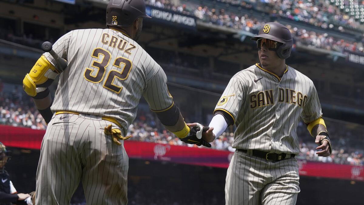 Machado's 3-run homer gives Padres dramatic win over Giants –