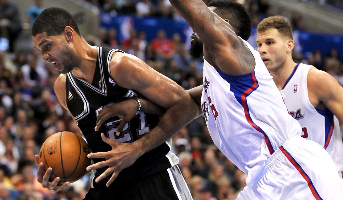 Tim Duncan and the struggling Spurs (2-3 record) arrive in L.A. on Monday to play a resurgent DeAndre Jordan and the Clippers (4-2).