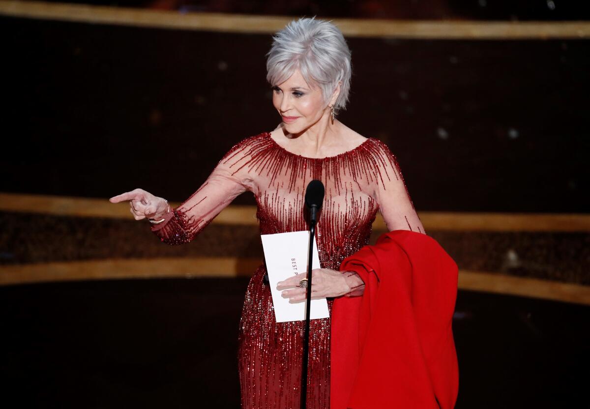 Jane Fonda con pelo blanco en los Oscar 2020.