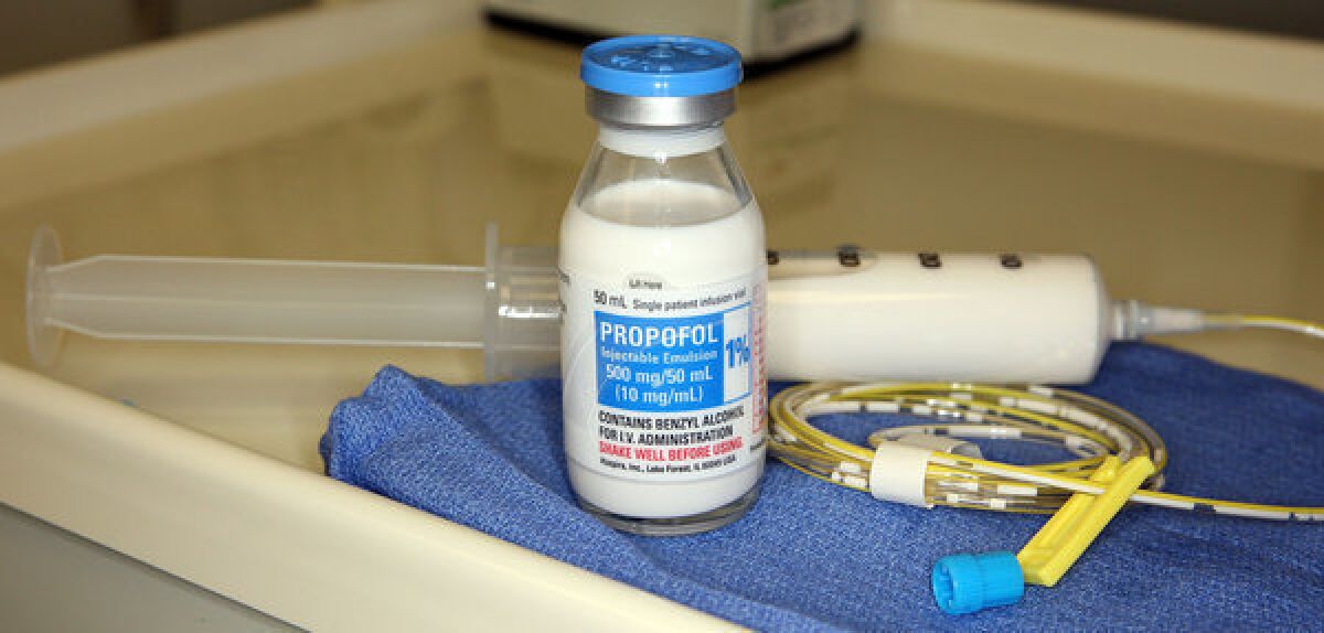 A new study suggests that anesthesia drugs such as propofol work by disrupting communication between brain areas.