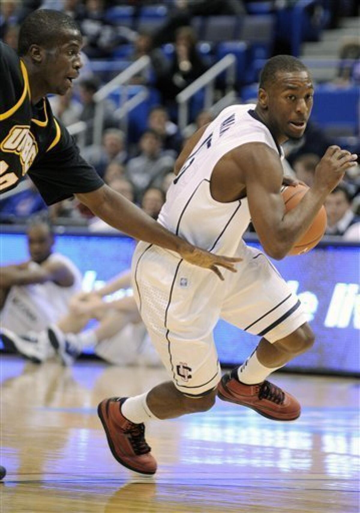 kemba walker uconn shoes