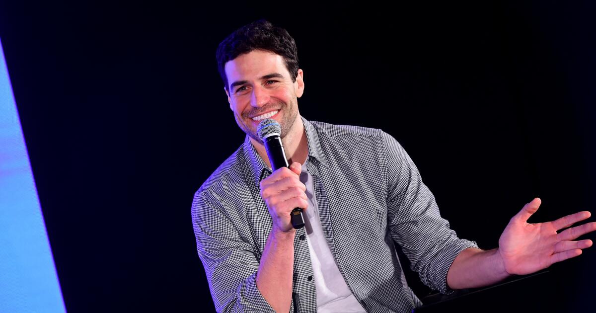 'Bachelorette' alum Joe Amabile says he's home following surgery to remove brain tumor
