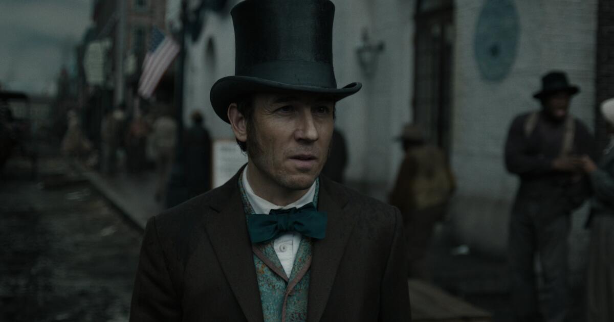 'Manhunt' review: A loose retelling of the chase for Lincoln's killer