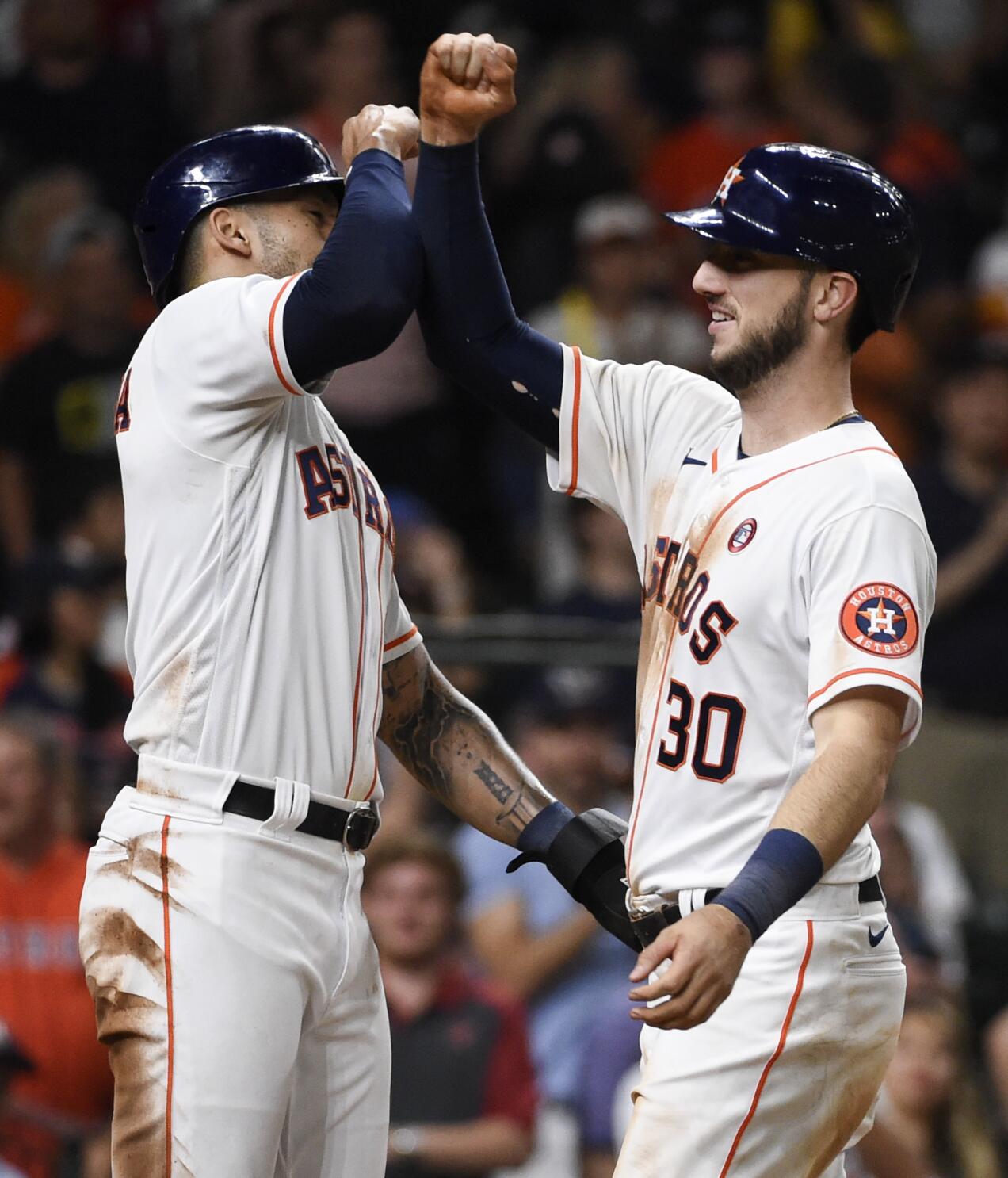 Garcia, Gallo hit 2-Run Home Runs, Rangers fall 6-5 in series