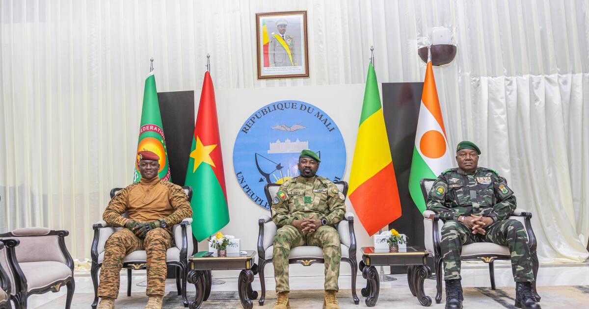 Mali, Burkina Faso e Níger apelaram a uma “operação conjunta em grande escala” contra extremistas Mali, Burkina Faso e Níger apelaram a uma “operação conjunta em grande escala” contra extremistas