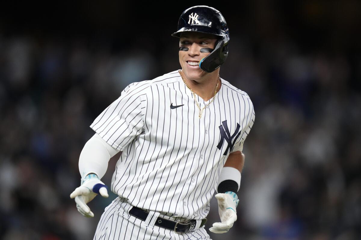 Aaron Judge's Instagram post has several fans claiming he's staying with New  York Yankees