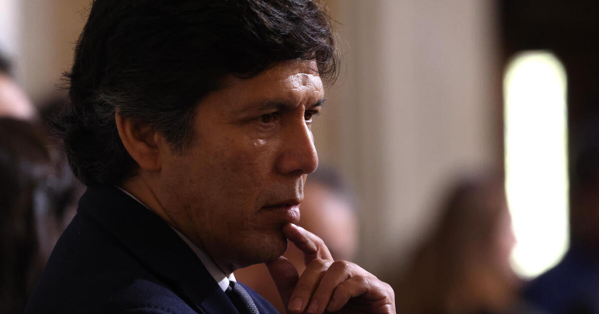 Kevin de León'un hüzünlü, çaresiz, Hispandering sonu