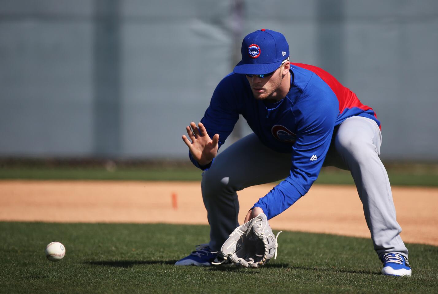 ct-cubs-arrive-at-spring-training-photos-008