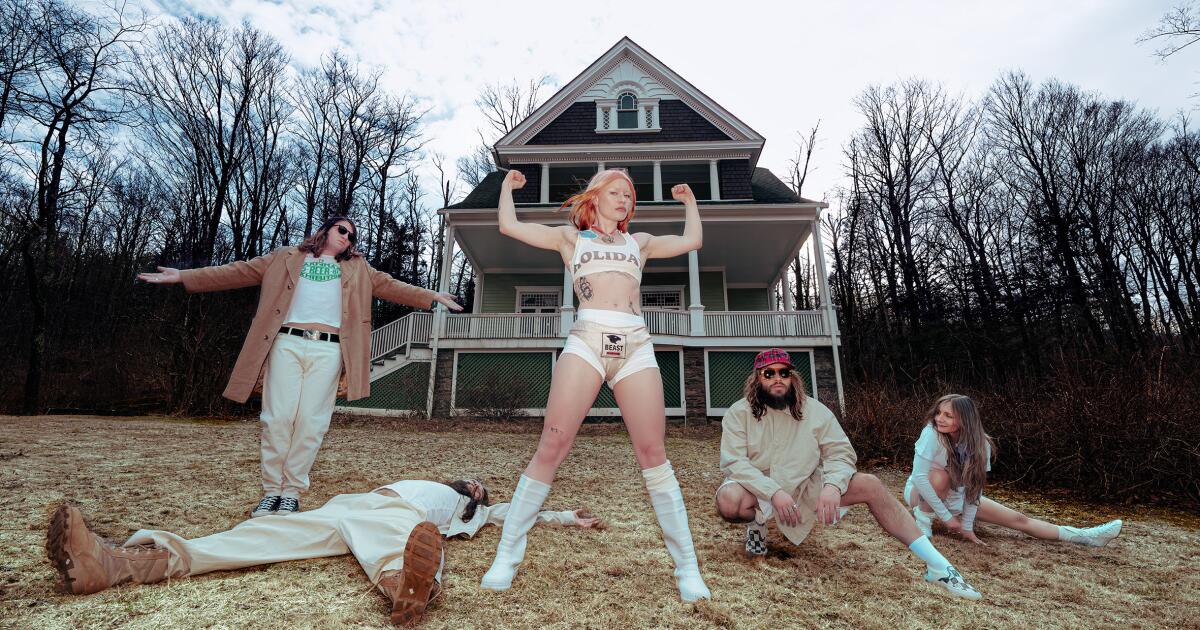 How does Wet Leg roll out a new album? It's just like "rolling out the doughnut"