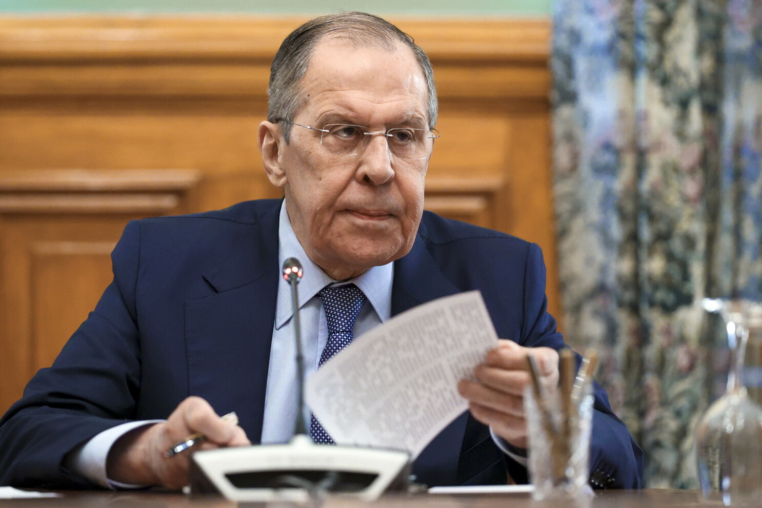 Russia's tough-talking Sergei Lavrov embodies Moscow's stand - Los Angeles Times