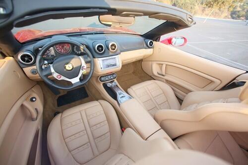 Ferrari California -- interior