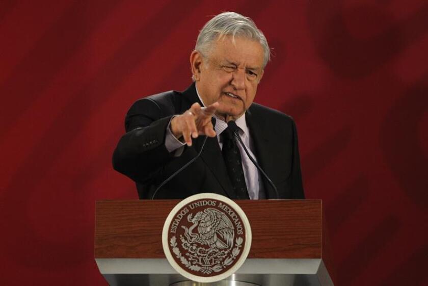 El presidente de México, Andrés Manuel López Obrador, habla durante su rueda de prensa matutina, en el Palacio Nacional, en Ciudad de México (México). EFE/Archivo