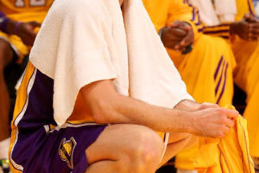 Steve Nash did not take part in the Lakers' shoot-around Friday morning due to a leg injury from Wednesday night.