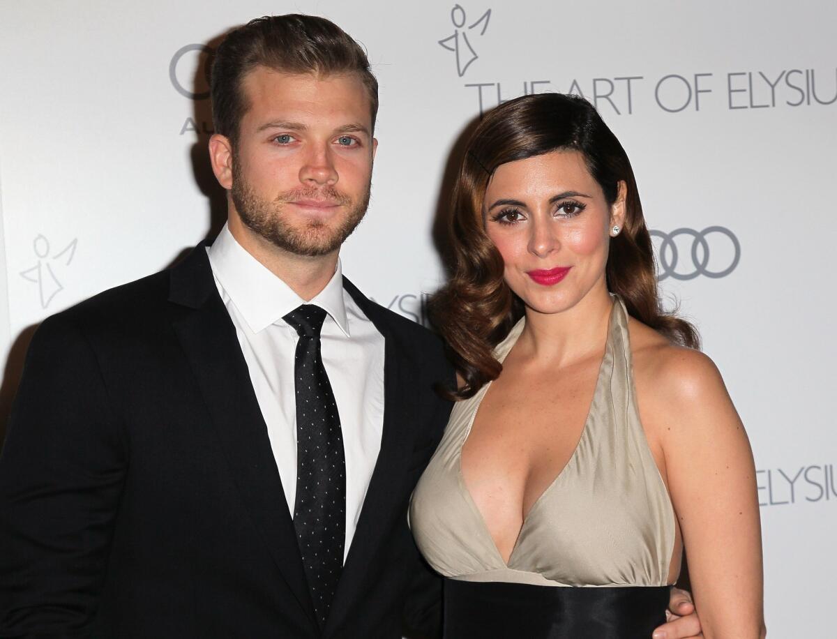 Actress Jamie-Lynn Sigler is expecting a baby with her fiance, baseball player Cutter Dykstra.