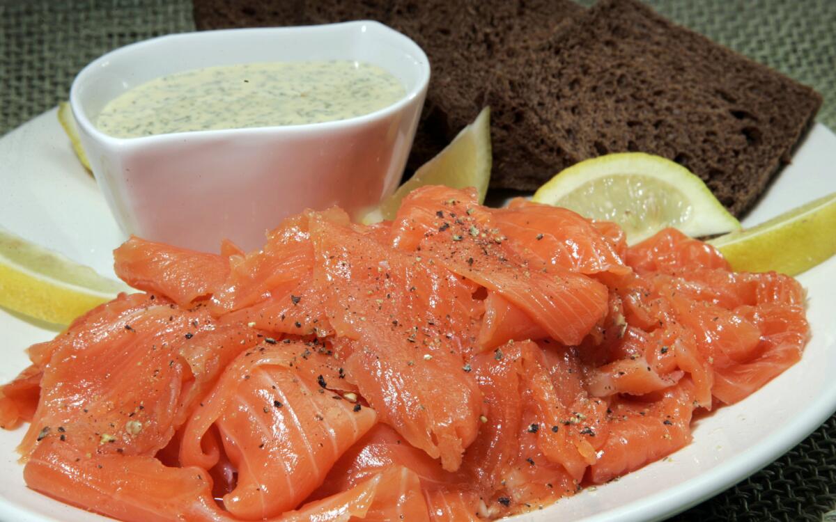 Gravlax with dill mustard sauce