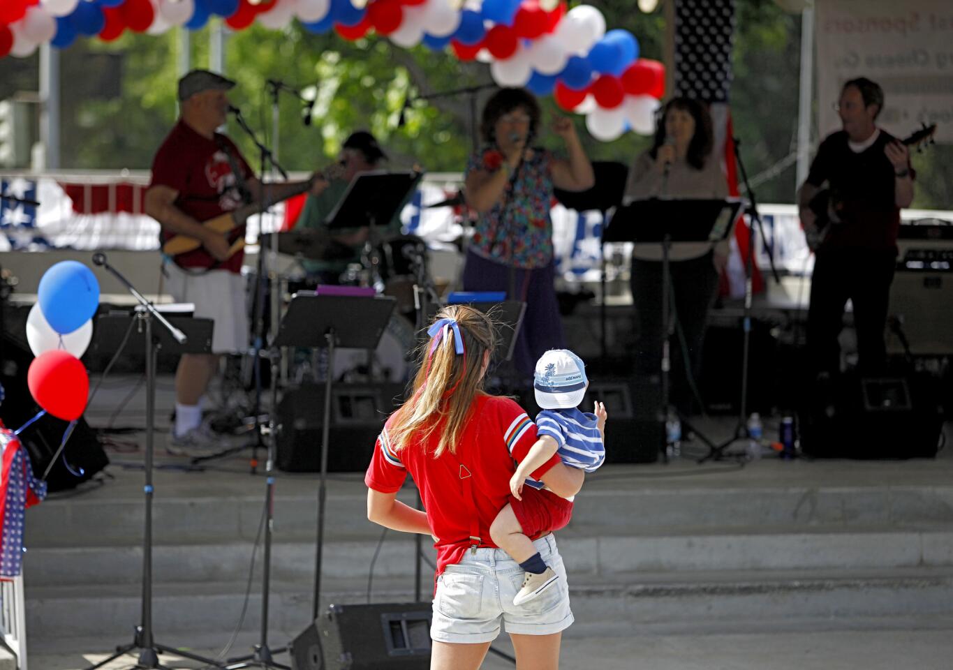 PHOTOS: La Cañada Flintridge Memorial Park's Easter event