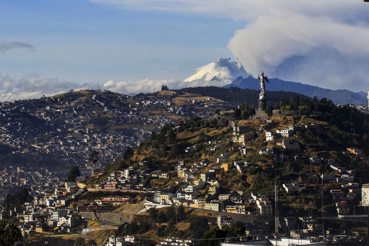 epa04900788 General view from Quito, Ecuador, of Cotopaxi volcano, on 27 August 2015 which continues expeling ash that affects the nearby towns. EPA/JOSE JACOME ** Usable by LA, CT and MoD ONLY **