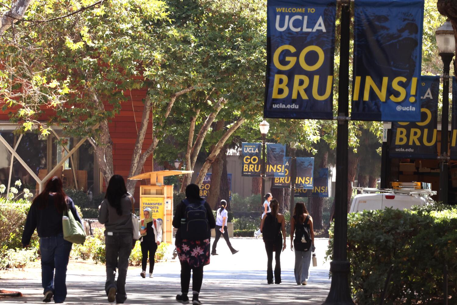 WESTWOOD, CA - AUGUST 7, 2025 - - Students walk on the UCLA campus in Westwood on August 7, 2025. (Genaro Molina/Los Angeles Times)