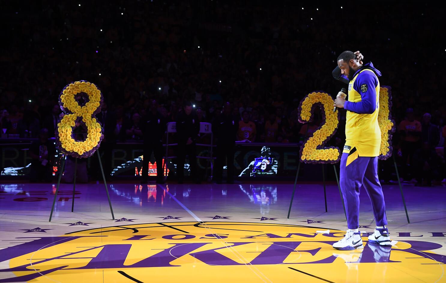 Usher sings at first Lakers game since Kobe Bryant's death
