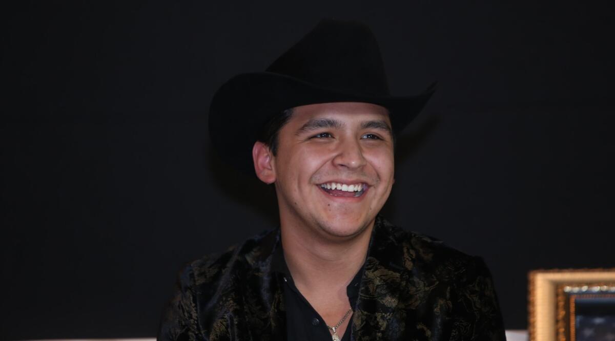 Christian Nodal ha recibido buenas noticias esta semana a nivel personal y profesional.