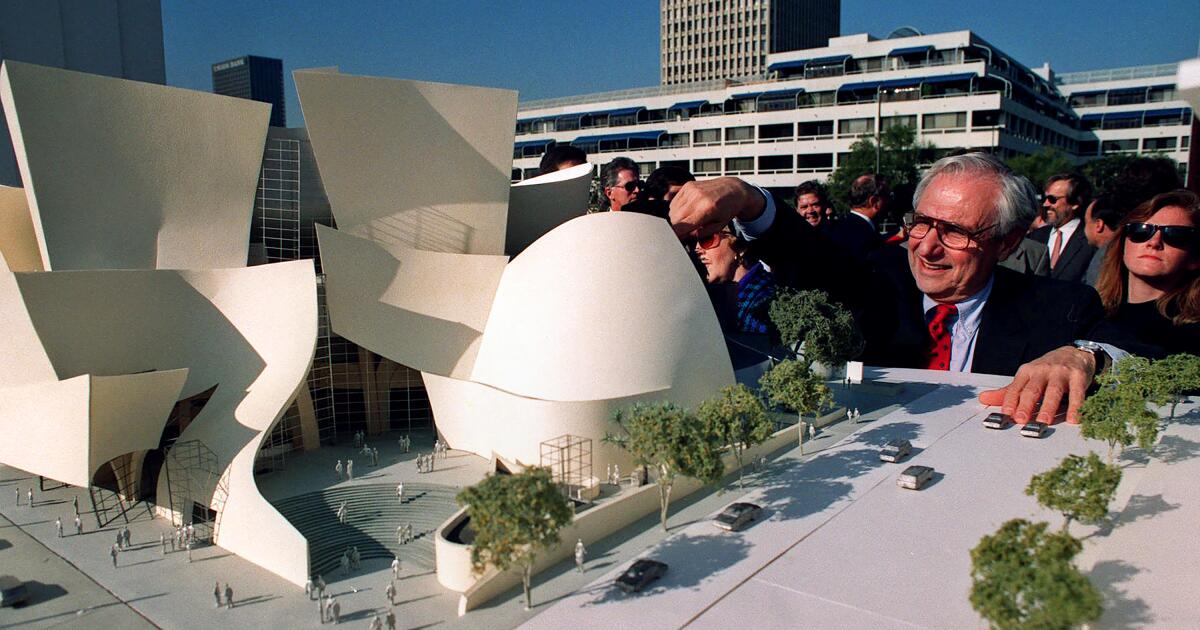 Happy 95th birthday, Frank Gehry. Let's give you the Disney Hall you really wanted