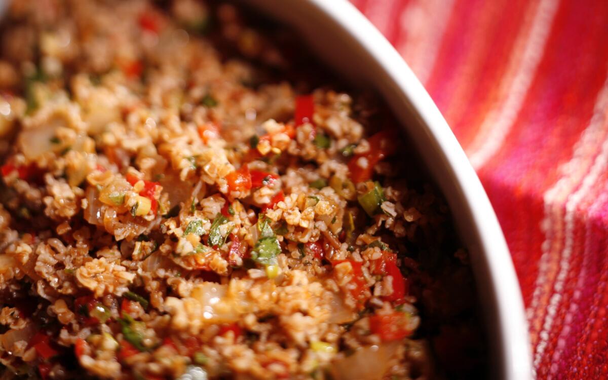 Spicy bulgur salad with sweet peppers and pepper paste