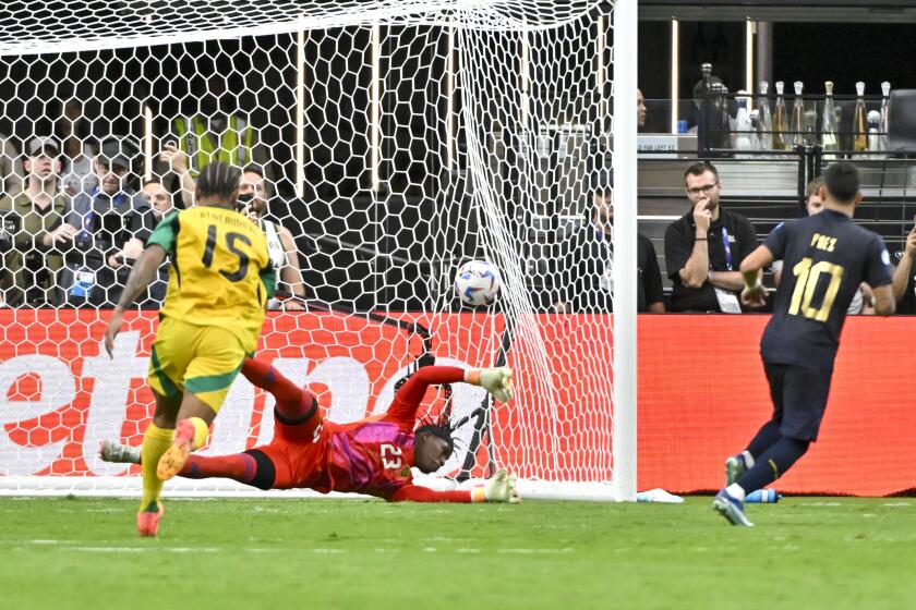 Kendry Paéz anota el segundo gol de Ecuador en el partido contra Jamaica por el Grupo B de la Copa América, el miércoles 26 de junio de 2024, en Las Vegas. (AP Foto/David Becker)