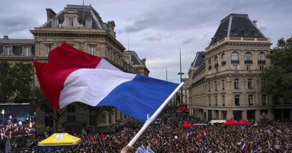 Paris confrontée à des bouleversements politiques et à des manifestations à l’approche des Jeux olympiques