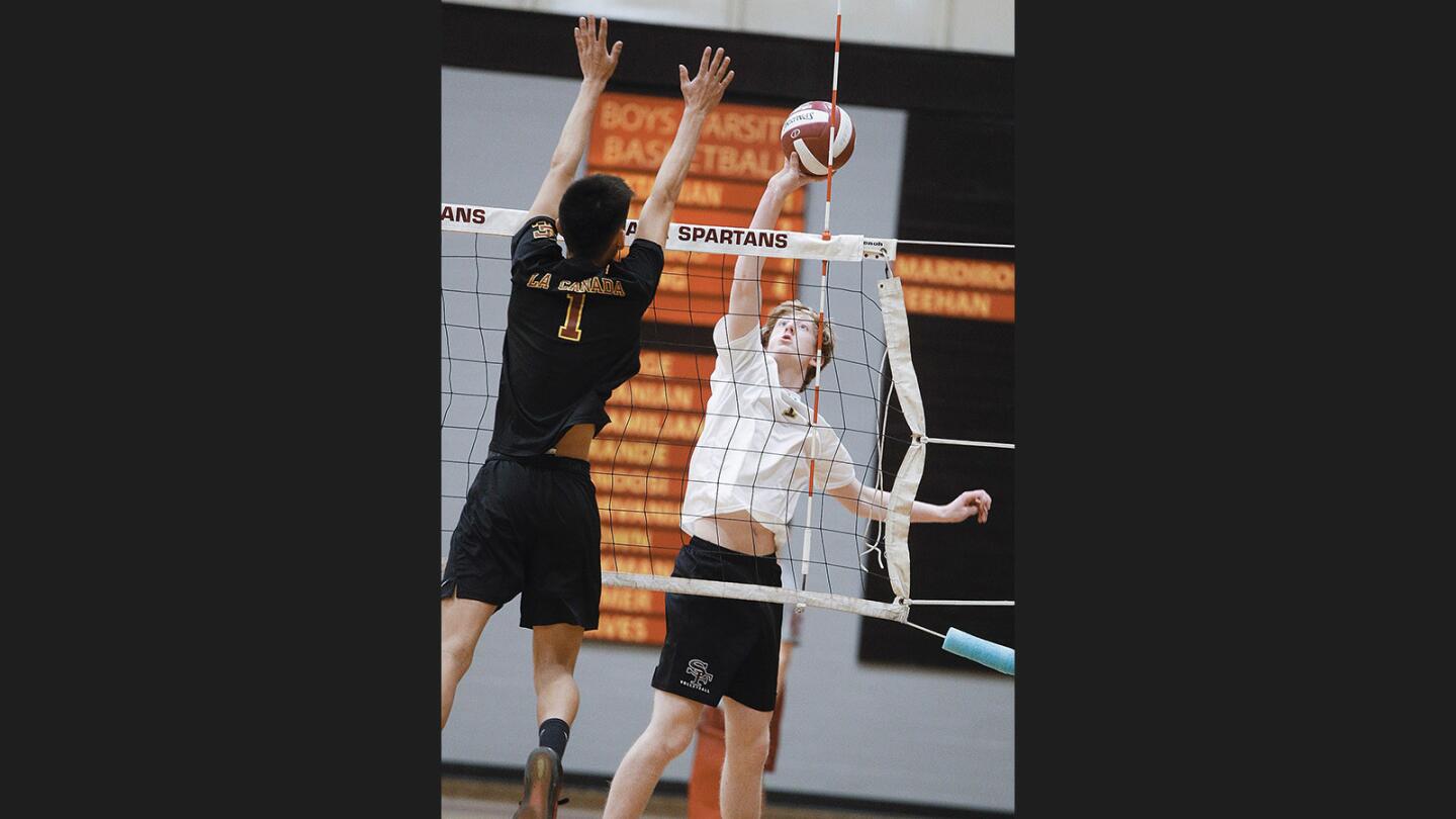 Photo Gallery: St. Francis vs. La Canada in non-league boys' volleyball