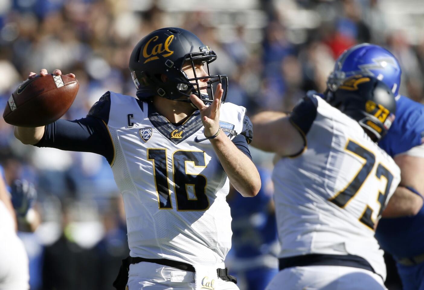 California quarterback Jared Goff (16) throws against Air Force during the Armed Forces Bowl NCAA college football game, Tuesday, Dec. 29, 2015, in Fort Worth, Texas.