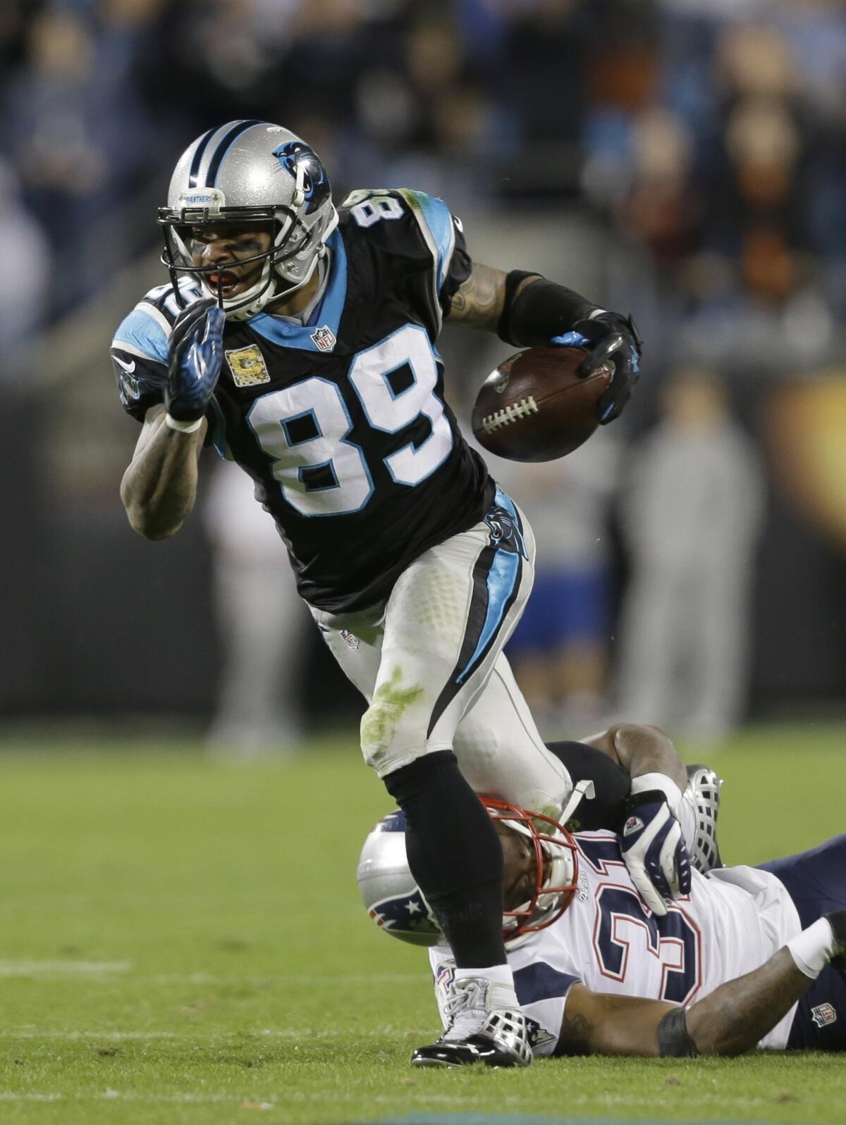 Carolina Panthers wide receiver Steve Smith says he performs well in a chaotic environment. Sunday night's game against the New Orleans Saints should provide the veteran with plenty of opportunities to excel under pressure.