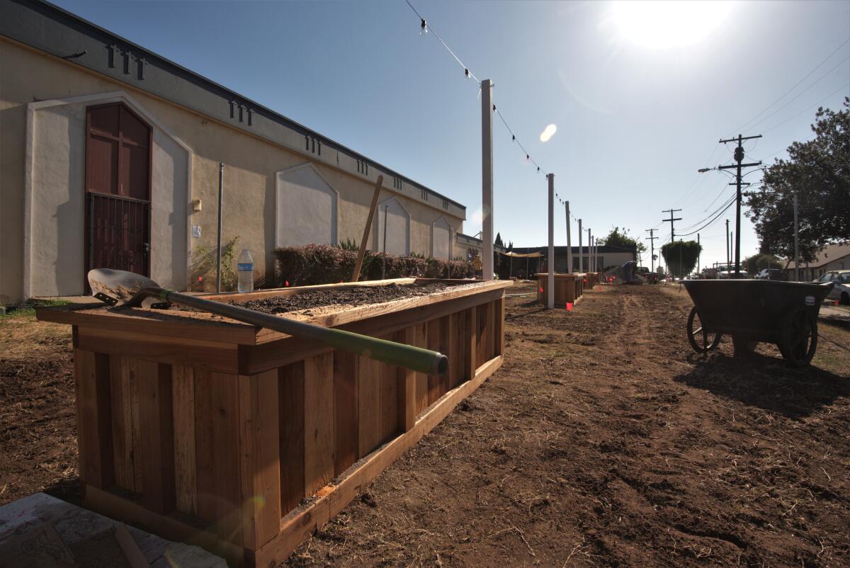 La Primera Iglesia Cristiana de National City pronto tendrá un nuevo jardín diseñado y construido por estudiantes