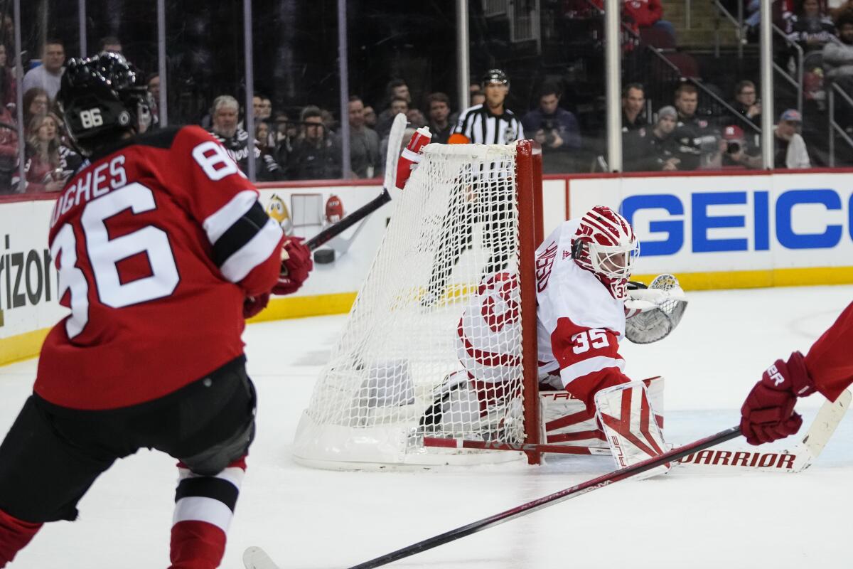 How to Watch the Detroit Red Wings vs. New Jersey Devils - NHL (10