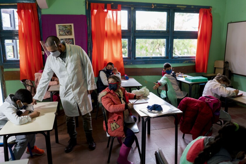 Uruguay es el primer país de A. Latina que vuelve a clases - San ...