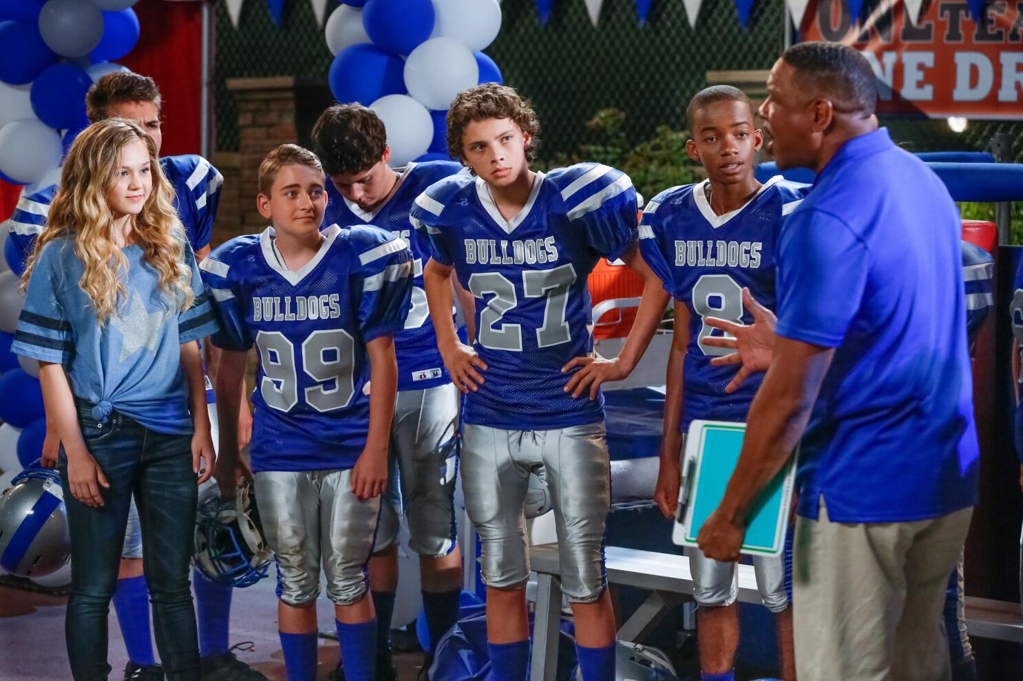 Review: The fine 'Bella and the Bulldogs' mixes football, gender issues -  Los Angeles Times