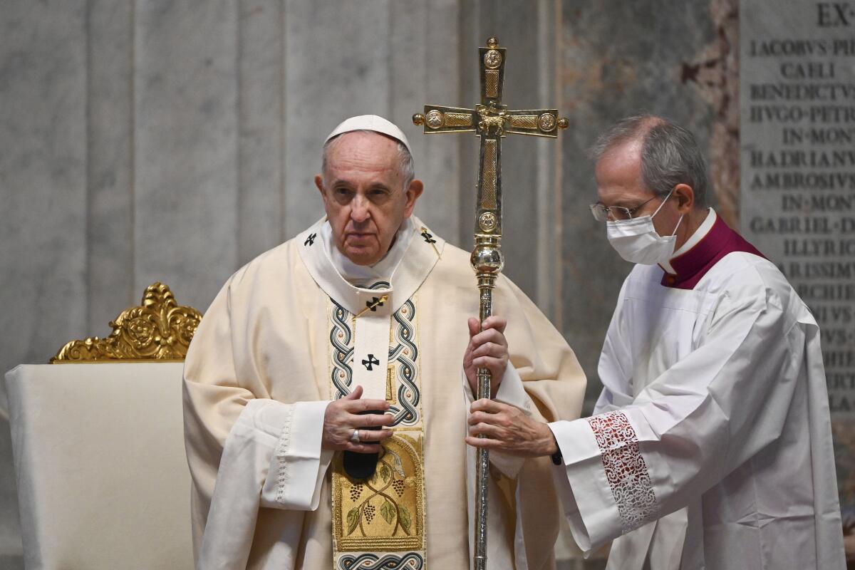 El papa Francisco celebra misa por la festividad de Cristo Re en la basílica de San Pedro