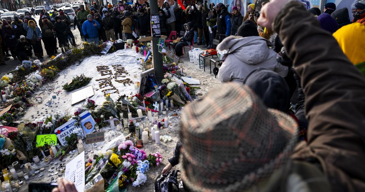 Trump stuurt grensadviseur Tom Homan naar Minnesota omdat de federale immigratietactiek steeds meer onder de loep wordt genomen