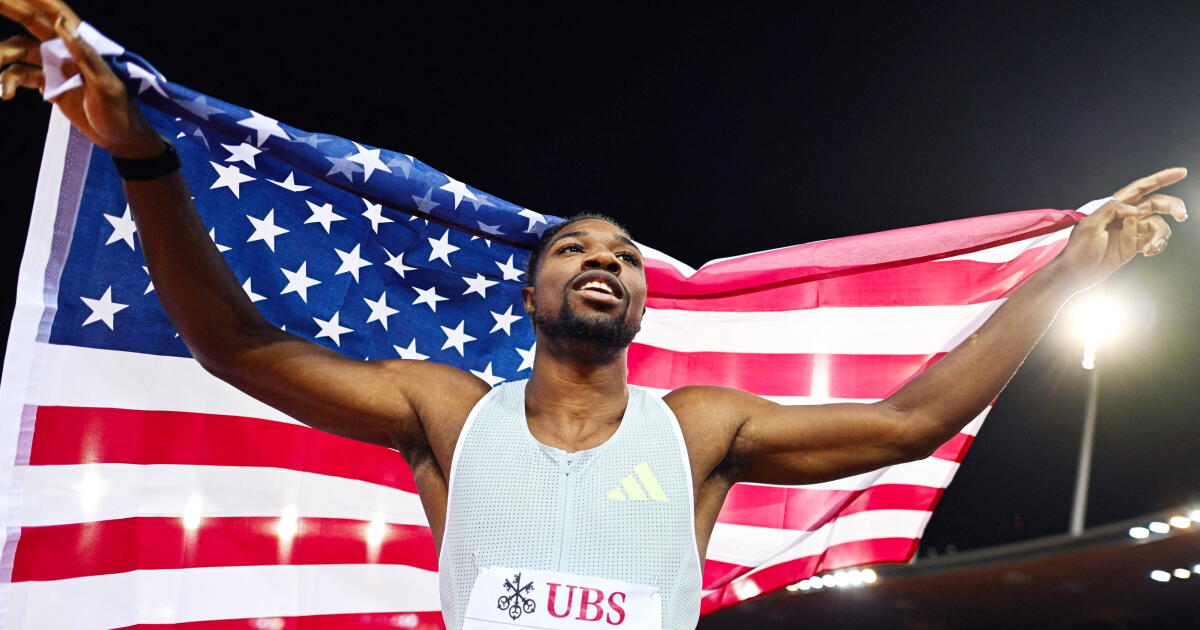 Noah Lyles takes victory lap after U.S. basketball loss to Germany
