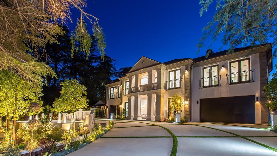 Former Phillies star Jimmy Rollins sells Encino home for $10.55