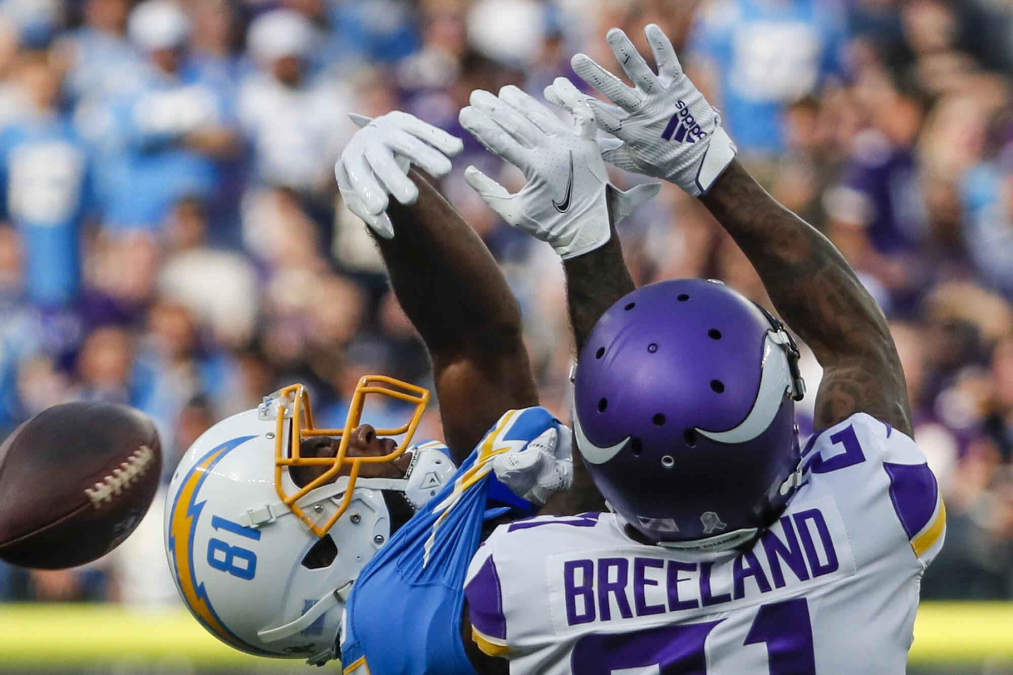 Photos: Best NFL images from Chargers' 27-20 loss to Vikings - Los Angeles  Times