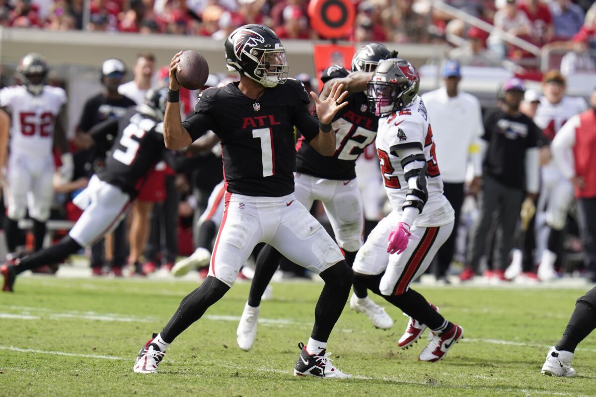 Tampa Bay Buccaneers sack Marcus Mariota, Atlanta Falcons 21-15 