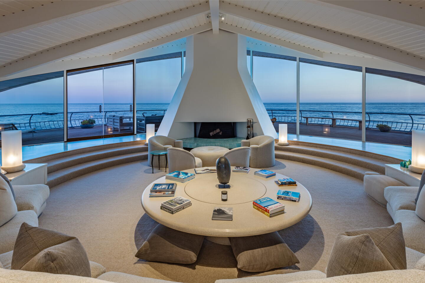 'Wave House,' Harry Gesner’s Malibu gem, asks $49.5 million - Los ...