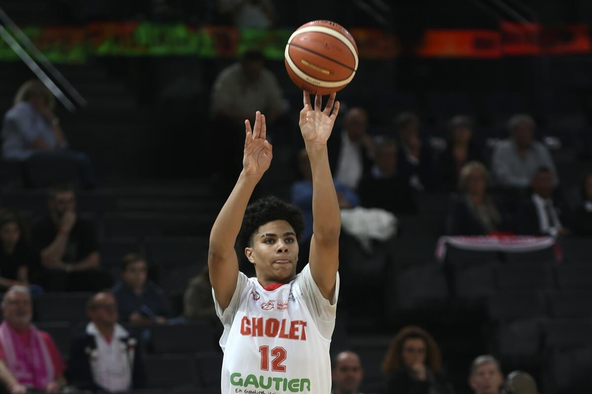 Killian Hayes makes a shot during a game in France in 2017.