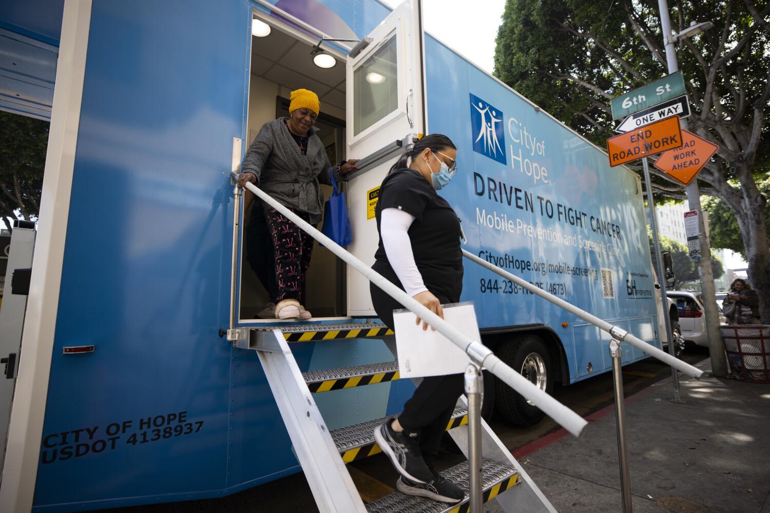Mobile clinic brings mammograms to women on Skid Row Mobile clinic brings mammograms to women on Skid Row