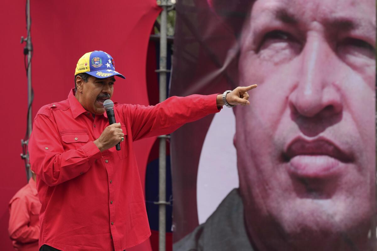 El presidente venezolano Nicolás Maduro habla ante simpatizantes 