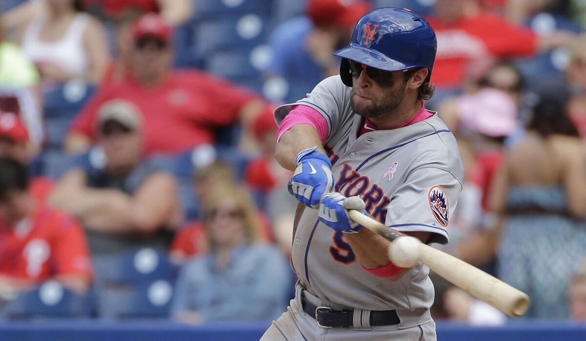 Kirk Nieuwenhuis has been traded to the Angels from the New York Mets.