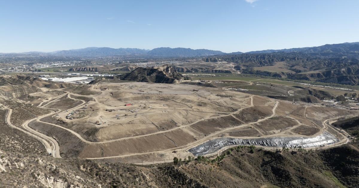 Chiquita Canyon landfill to stop accepting trash in 2025 Chiquita Canyon landfill to stop accepting trash in 2025