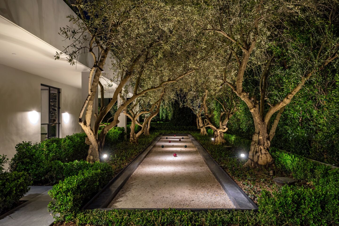 Beverly Hills spec mansion | Hot Property